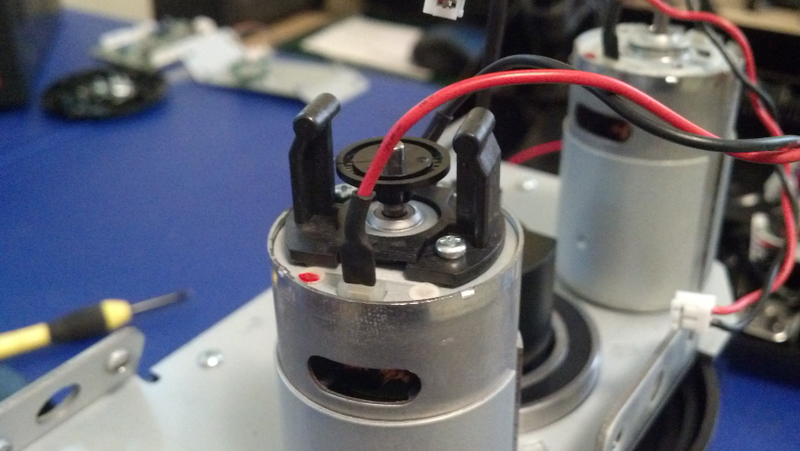 Pre-JB Weld. The crack that they all get is visible... because press-fitting cheap plastic on a metal shaft is a great idea.